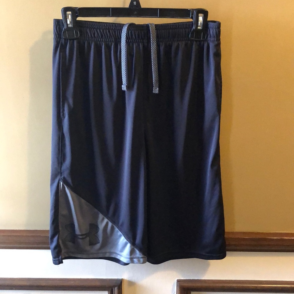 Under Armour Youth XL Athletic Shorts